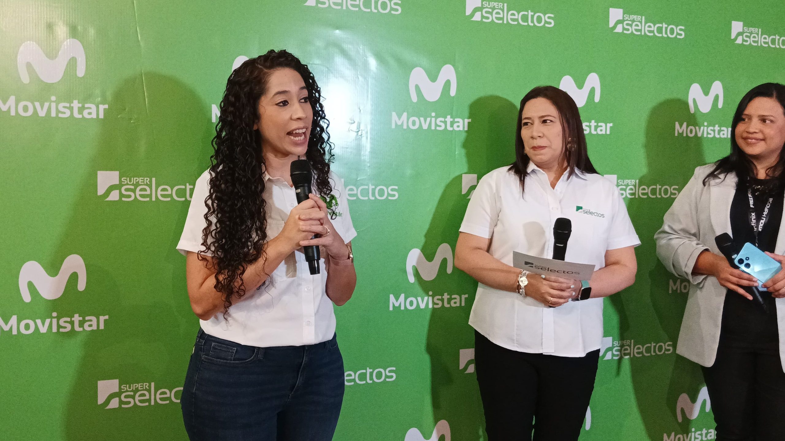 Movistar y Súper Selectos realizan alianza comercial. Foto En La Mira Noticias.