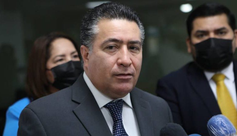 Se espera que el parlamentario se presente a la plenaria de hoy, de lo contrario podría considerarse como abandono de trabajo.