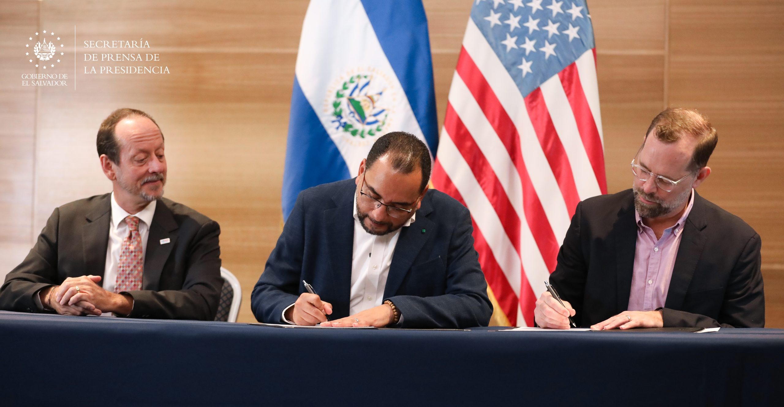Firman memorando de entendimiento - En La Mira Noticias