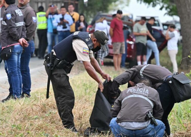 Ataque armado deja cinco muertos, incluida una niña en Ecuador - En La ...