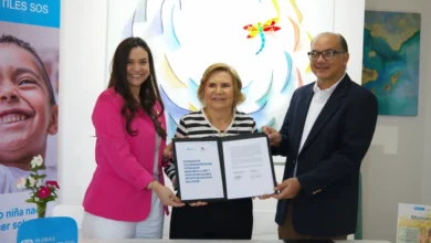Vitrales by Margarita Llort y Aldeas Infantiles SOS celebran cuatro años de alianza, transformando la venta de arte en vidrio en apoyo para la niñez salvadoreña.