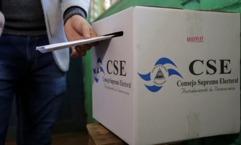 Gobierno de Nicaragua defiende reformas y asegura que las elecciones continuarán sin "golpistas"