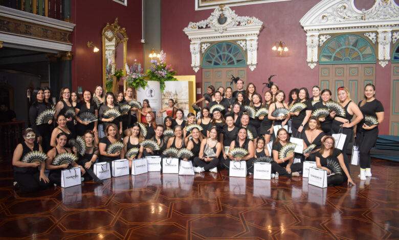 Pilates y patrimonio se encuentran en el Teatro Nacional de Santa Ana durante las Fiestas Julias