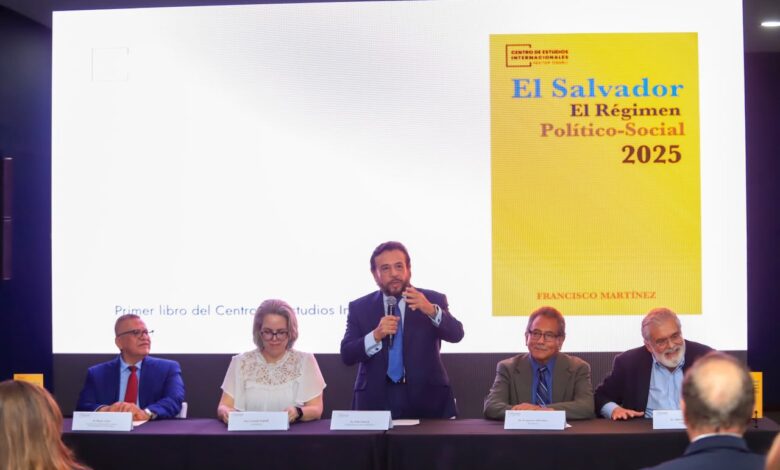 Félix Ulloa destaca el valor académico del libro "El Salvador: El Régimen Político-Social 2025"