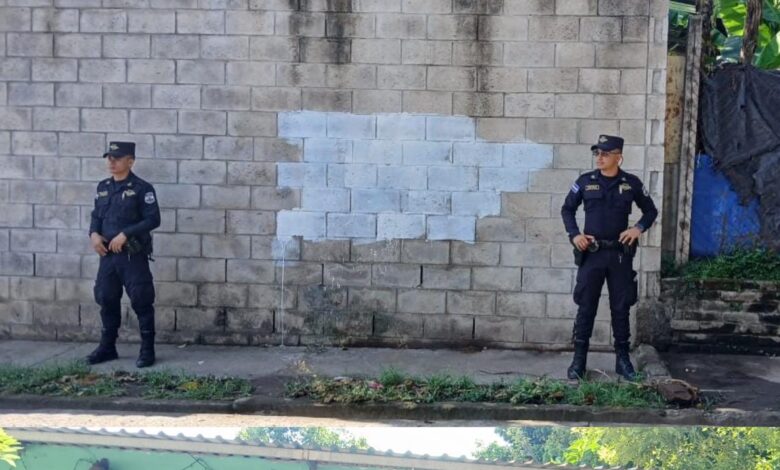 Capturan a tres menores por realizar grafiti alusivo a la MS-13 en San Juan Opico