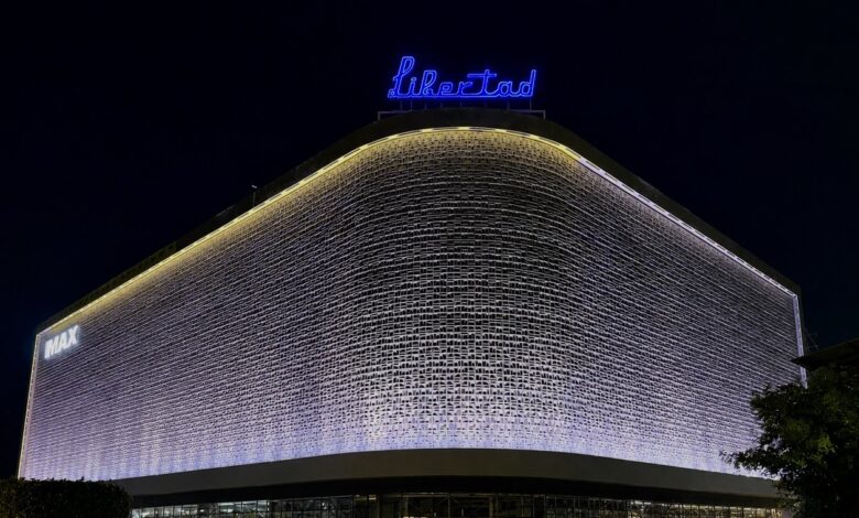 Bukele anuncia próxima inauguración del Cine Libertad con la primera sala IMAX del país