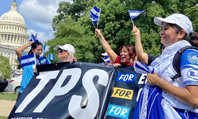 EE.UU. entra en cuenta regresiva para decidir el futuro del TPS para 170,000 salvadoreños