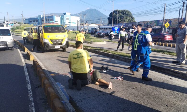 Mujer fallece tras ser atropellada por autobús en San Salvador