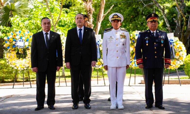 PNC conmemora 34 años de fundación con homenaje a policías caídos