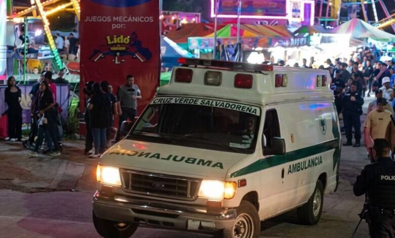 Joven resulta lesionado tras caer de una atracción mecánica en Ciudad Merliot