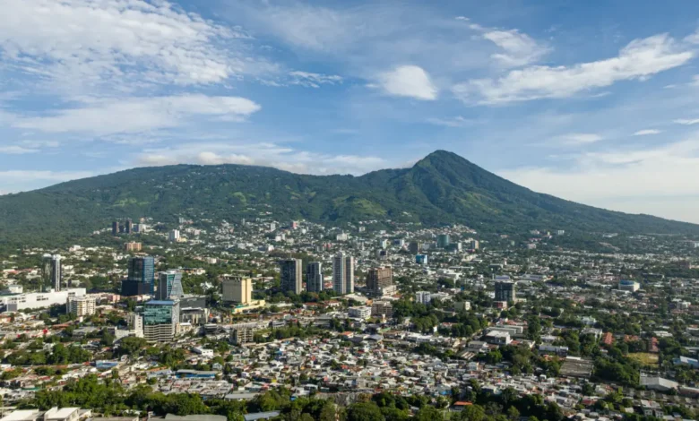 MARN descarta riesgo geológico tras reportes de retumbos en San Salvador