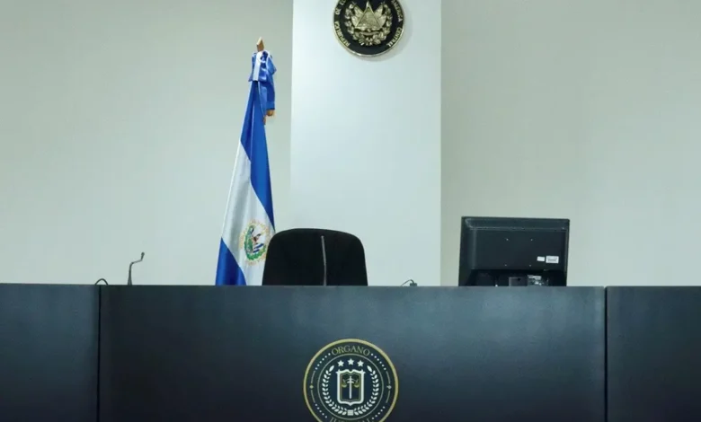 Ordenan juicio para prófugo acusado de matar a un menor en San Salvador