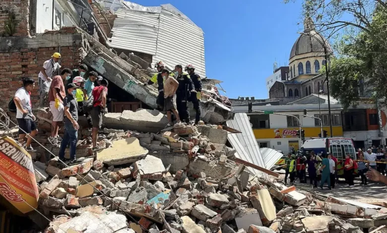 Sube a 132 el número de muertos por el terremoto en Colombia