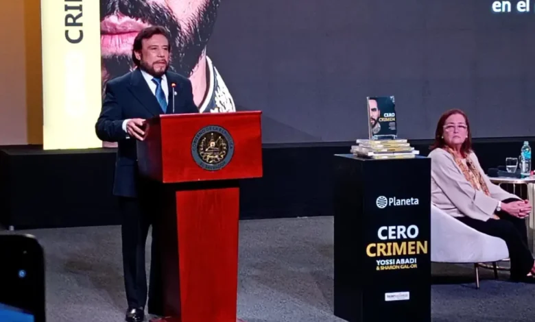Vicepresidente Félix Ulloa participa en el lanzamiento del libro "Cero Crimen"