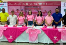 Corredores participando en la carrera de CACTIUSA por la prevención del cáncer de mama