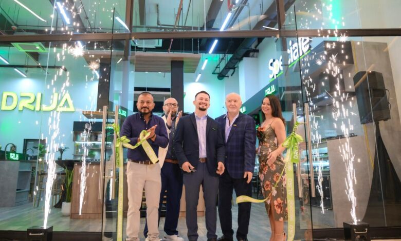 Interior de la tienda exclusiva DRIJA y Speciale en Presidente Plaza
