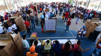 Analistas proyectan para 2027 una nueva "refrenda electoral" en El Salvador