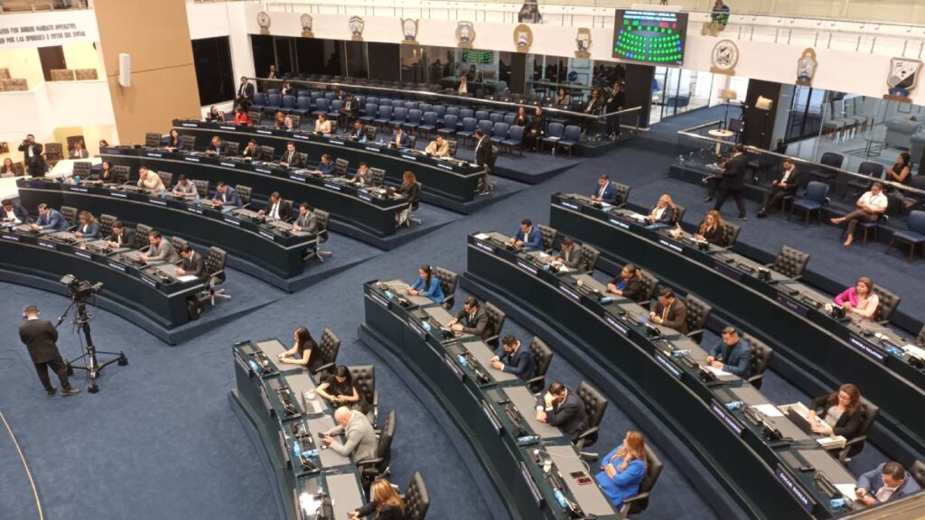 Asamblea Legislativa aprueba pago de aguinaldos desde el 1 de octubre