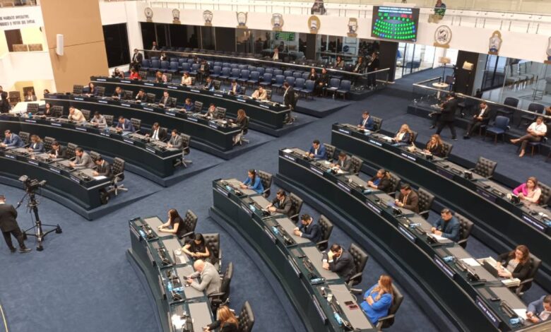 Asamblea Legislativa aprueba pago de aguinaldos desde el 1 de octubre
