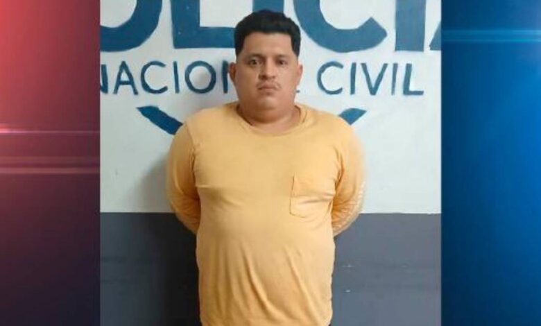 Capturan a hombre tras agredir a otro con un envase de vidrio en cervecería