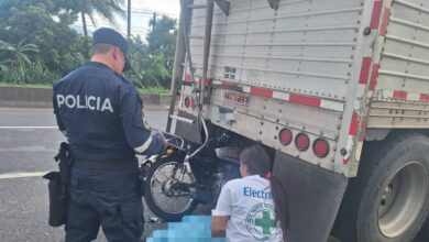 Choques contra rastra y árbol dejan dos motociclistas muertos mientras decesos en moto aumentan 39,4 %