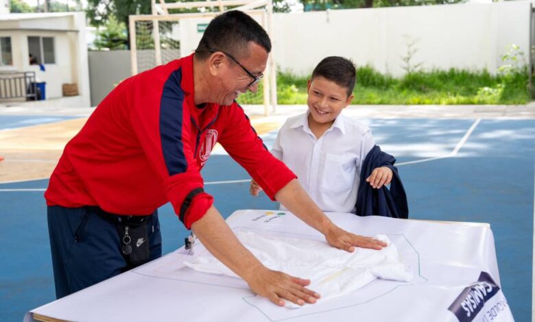 Educación inició tallaje de uniformes y zapatos escolares para 2027