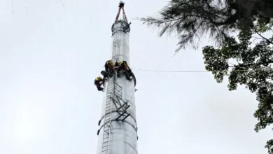 MOP completa instalación de la séptima torre del aerocable de Mejicanos
