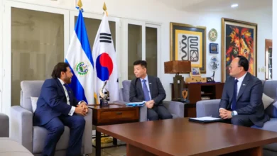 Vicepresidente Ulloa destaca inversión en educación y salud en encuentro con diplomáticos coreanos