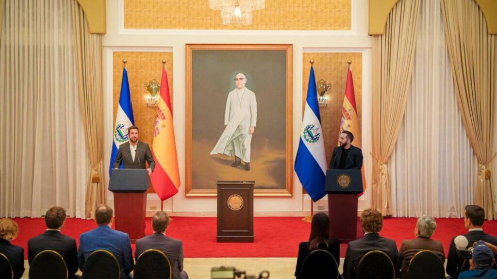 Bukele anuncia inversión de $2,900 millones para proyectos de energía, agua y combustible