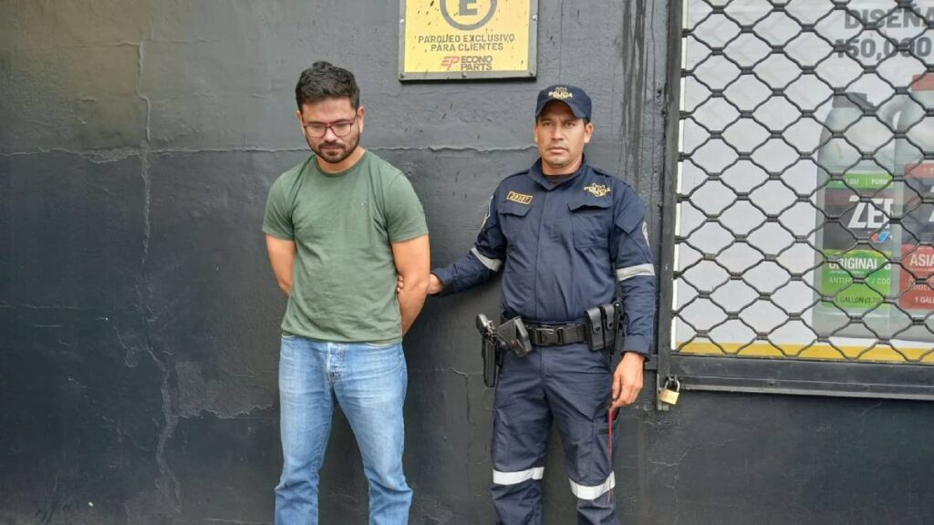 Capturan a conductor ebrio tras atropello mortal de una mujer en Santa Tecla
