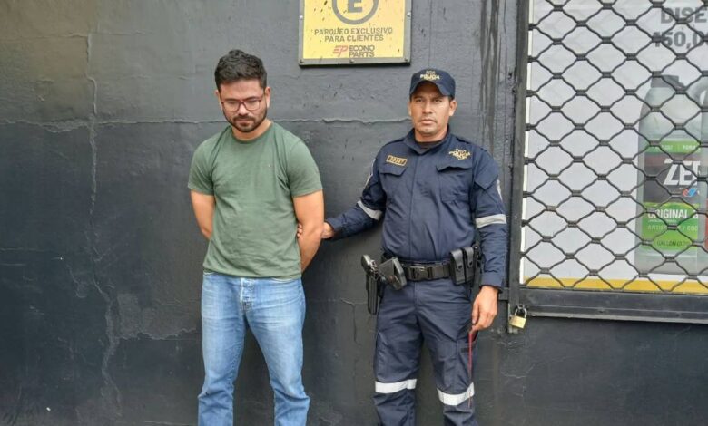 Capturan a conductor ebrio tras atropello mortal de una mujer en Santa Tecla