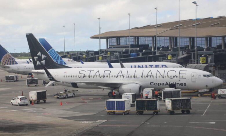 Cierran el principal aeropuerto de Panamá tras fuerte sismo