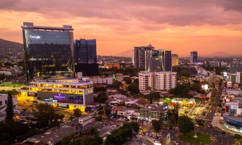 El Salvador, la tercera economía con mayor crecimiento en América Latina en 2026, según Banco Mundial