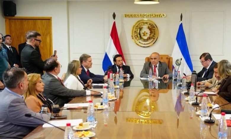 El Salvador y Paraguay estrechan lazos e impulsan intercambio de experiencias