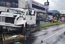 El accidente de camión en el bulevar Los Próceres deja seis lesionados