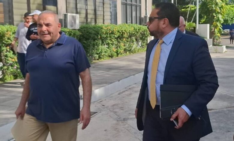 Expresidente Saca llega a los juzgados tras cumplir 10 años de prisión