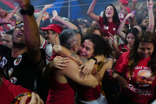 Luiz Inácio Lula da Silva, del Partido de los Trabajadores (PT), ganó la segunda vuelta de las elecciones presidenciales de Brasil, celebrada el domingo 25 de octubre, y aseguró un nuevo mandato al frente del país sudamericano.