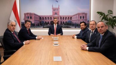 Peña invita oficialmente a su homólogo salvadoreño a visitar Paraguay