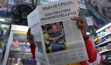 La Bolsa de Valores de São Paulo abrió este lunes con una fuerte caída, cercana al 17 %, luego de que Luiz Inácio Lula da Silva ganara la segunda vuelta presidencial frente al senador conservador Flávio Bolsonaro.