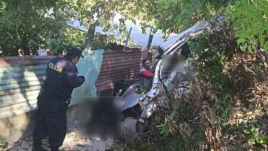 Una mujer muere tras vehículo salirse de la autopista a Comalapa