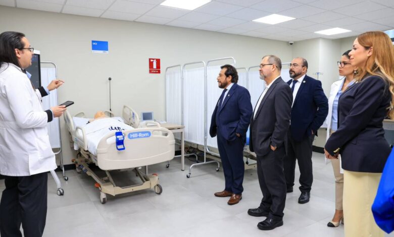 Vicepresidente Ulloa destaca la innovación educativa en la formación de profesionales de la salud