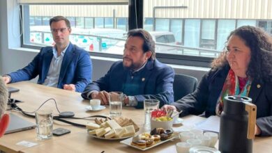 Vicepresidente Ulloa explora oportunidades de cooperación en IA con Uruguay