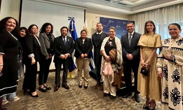 Vicepresidente Ulloa se reúne con la diáspora y diplomáticos en Uruguay