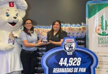 Entrega de pan Bimbo al Banco de Alimentos de El Salvador