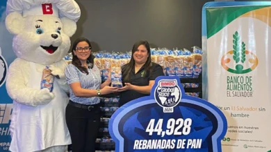 Entrega de pan Bimbo al Banco de Alimentos de El Salvador